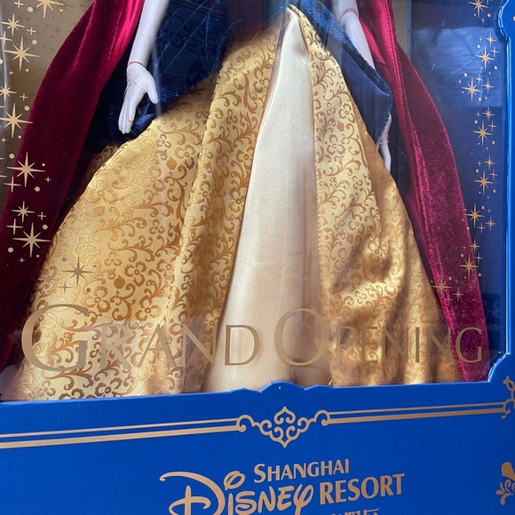 DISNEY SHANGHAI RESORT   2016 GRAND OPENING DOLL ‘’SNOW WHITE’’ LTD 1200 PCS - Picture 6 of 8